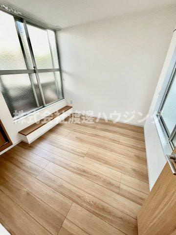 稲津町２丁目一戸建の寝室