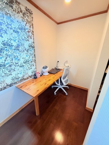 神戸市垂水区舞多聞東1丁目戸建の洋室|書斎スペース