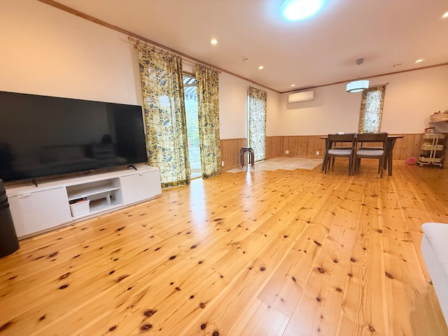 神戸市垂水区舞多聞東1丁目戸建の居間・リビング