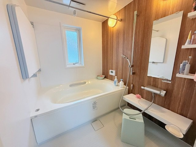 神戸市垂水区舞多聞東1丁目戸建の浴室