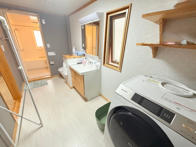 神戸市垂水区舞多聞東1丁目戸建の洗面所