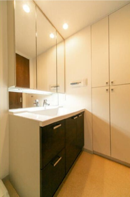 ラグゼガーデン松原の洗面所