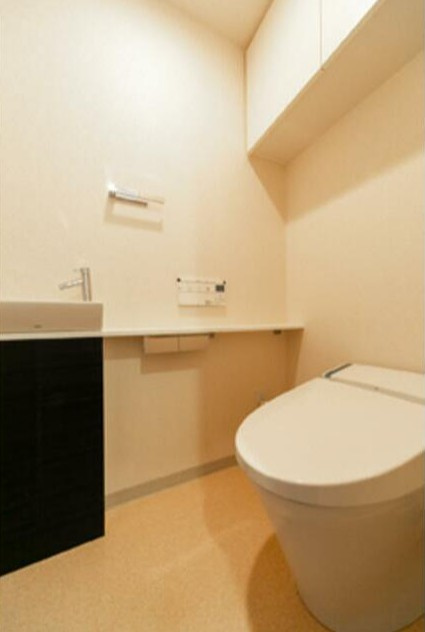 ラグゼガーデン松原のトイレ