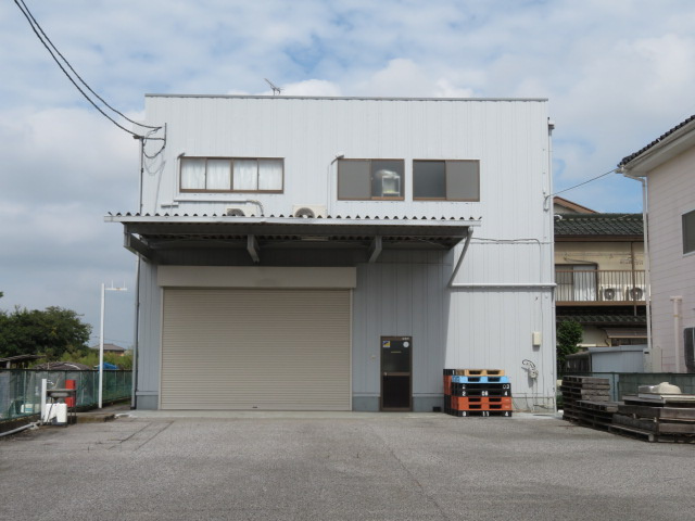 越谷市大字向畑の倉庫