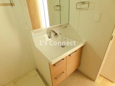 【洗面所】 | グランジェール・ベルノ | 朝の支度もスムーズな独立洗面台。