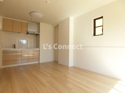 【居間・リビング】 | グランジェール・ベルノ | 角部屋で２面に窓があります。