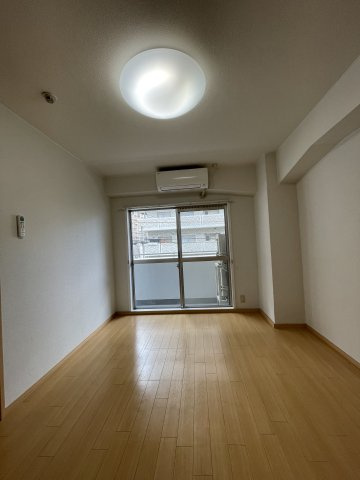 三恵ガーデンハイツの居間・リビング