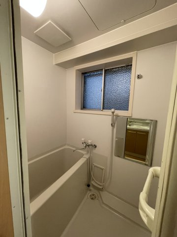 三恵ガーデンハイツの浴室