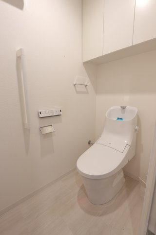 アルファステイツ西町のトイレ|収納・手洗い付きのトイレです！