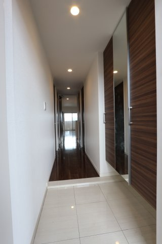 アルファステイツ西町の玄関