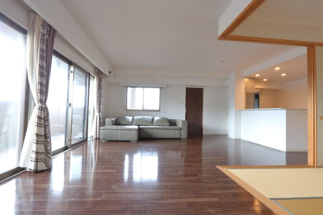 アルファステイツ西町の居間・リビング|22.3帖の広々LDK！