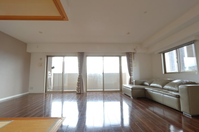 アルファステイツ西町の居間・リビング|陽当たり良好！