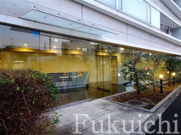 イプセ学芸大学のエントランス