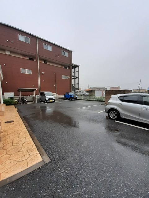 レガーロの駐車場