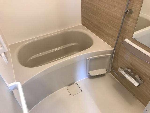 コンフェティの浴室|バス