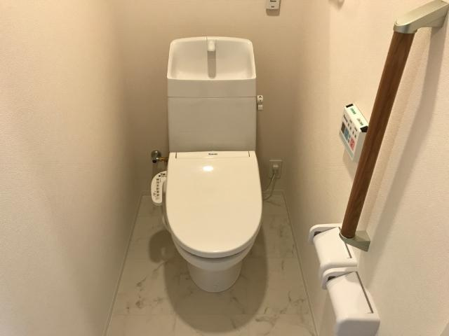 コンフェティのトイレ|シャワー付トイレ