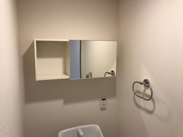 コンフェティのトイレ|戸棚