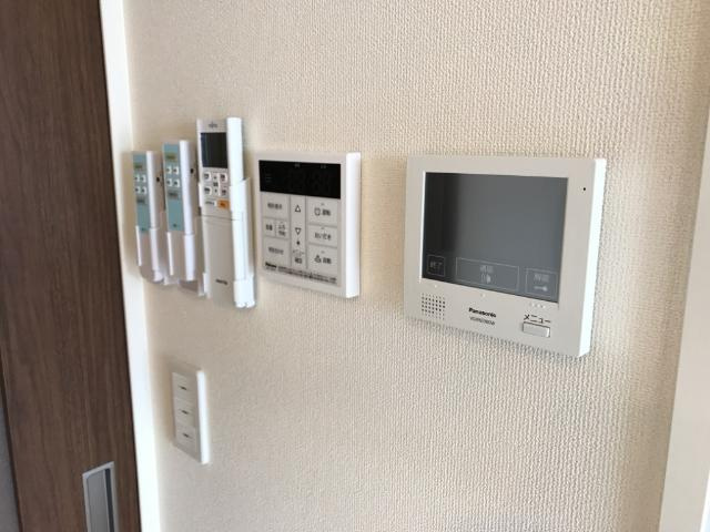 コンフェティの内装|カメラ付インターホン