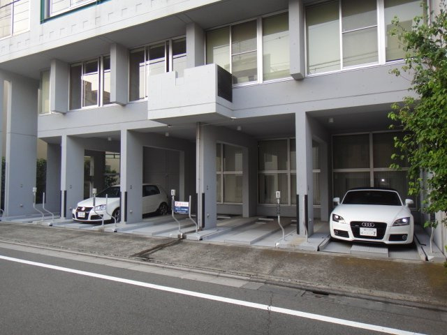 【外観】 | 榊原館駐車場
