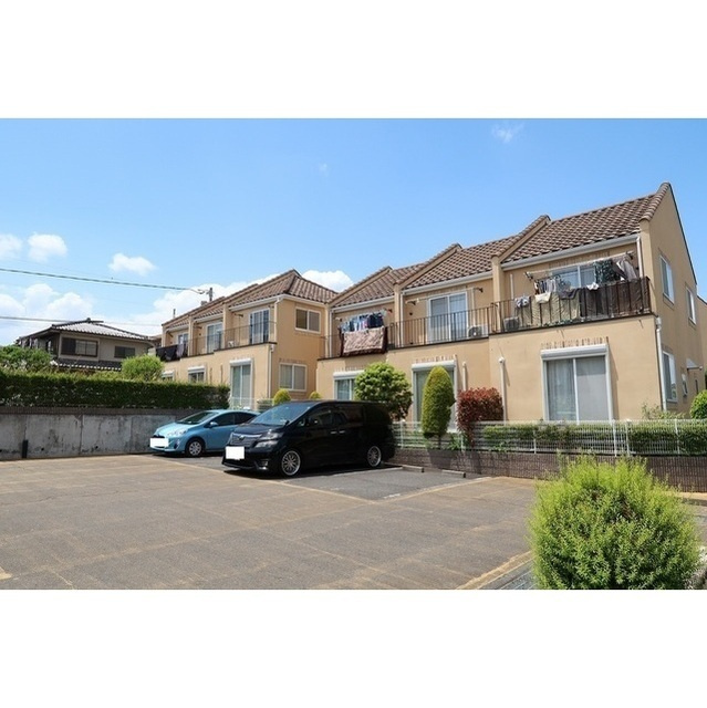 ヌーベルヴィラの駐車場