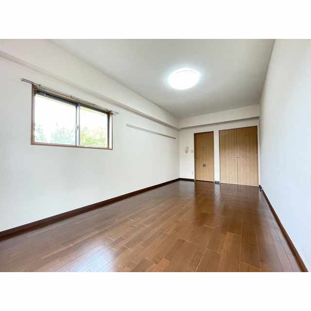 キャッスルヒルズの居間・リビング