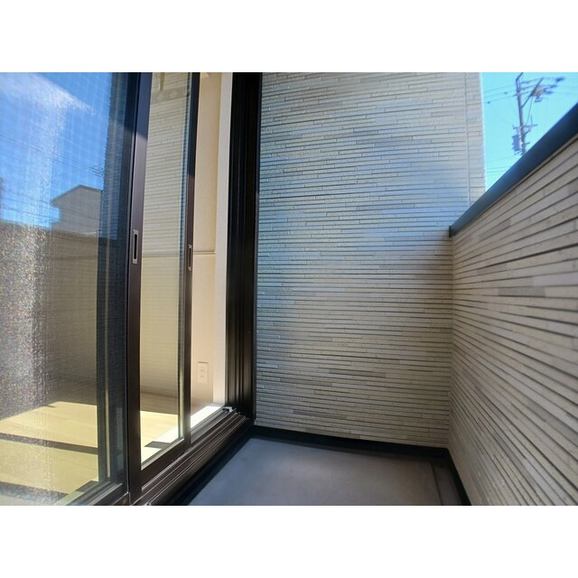 岐阜市岩栄町１丁目のアパートのバルコニー