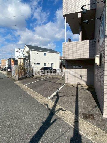 ハイツAMIの駐車場