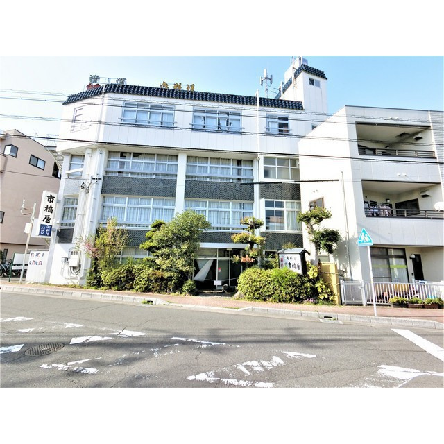 瑞穂市別府の店舗事務所の外観