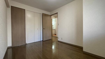 【洋室】 | シュティーレマツバラ | 写真は同タイプの別のお部屋のものです。