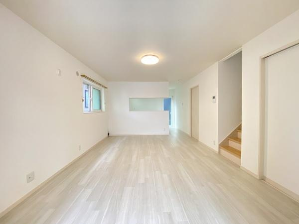 【居間・リビング】 | 西区伊川谷町有瀬　中古戸建