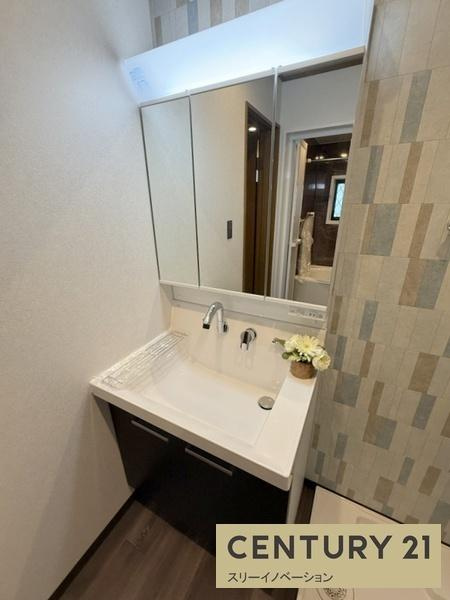 大正区小林東2丁目中古戸建の独立洗面台