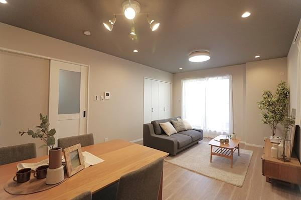 【居間・リビング】 | 大阪市東成区大今里南5丁目　中古戸建