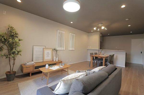 【居間・リビング】 | 大阪市東成区大今里南5丁目　中古戸建