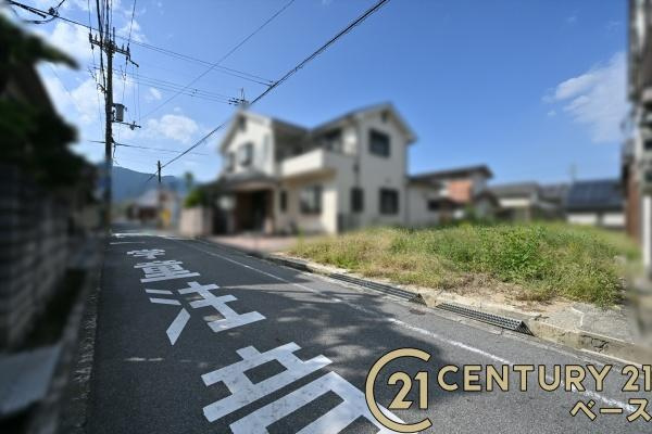 葛城市新庄の売地の前面道路含む現地写真|■現地撮影写真■お気軽にお問い合わせくださいませ！