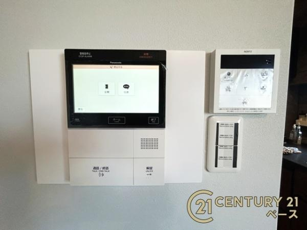 コージースクエア大和八木の内装|ＴＶモニター付きインターホンで防犯対策もバッチリ！来客も一目でわかり安心です！