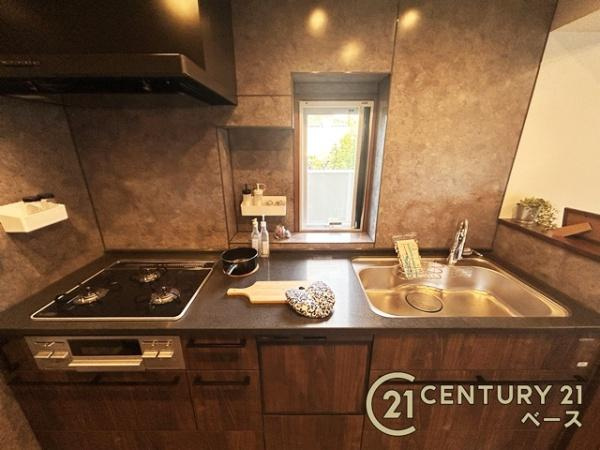 コージースクエア大和八木のキッチン|リフォーム済の綺麗なキッチンです！食洗器付きで洗い物もラクラク！