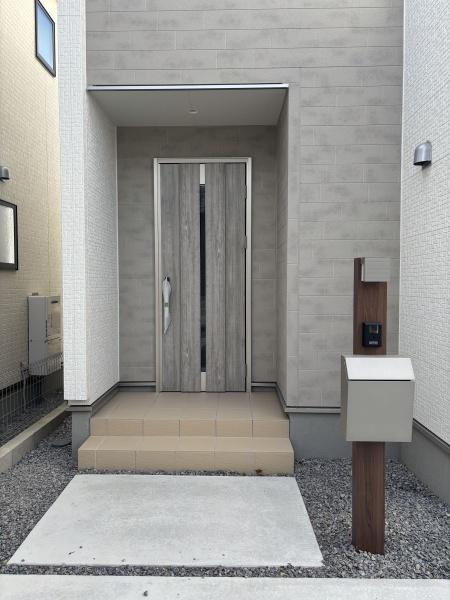 岡崎第255下和田町　全3棟・2号棟の玄関|訪れる人を心地よく迎え入れます。