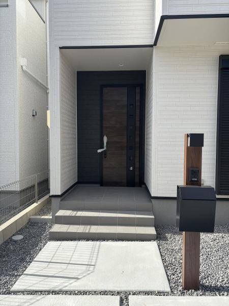 岡崎第255下和田町　全3棟・3号棟の玄関|訪れる人を心地よく迎え入れます。