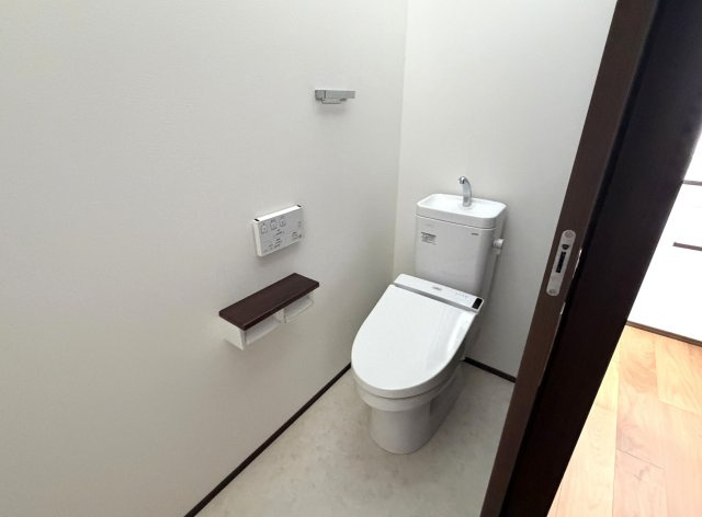 【築浅】上越市大貫四丁目　中古住宅のトイレ|2Fトイレ