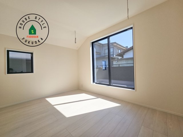 福岡市東区若宮4丁目第2-5棟（3号棟）の寝室|主寝室には収納力に優れたクローゼットがありますので、お部屋もすっきり片付きます。