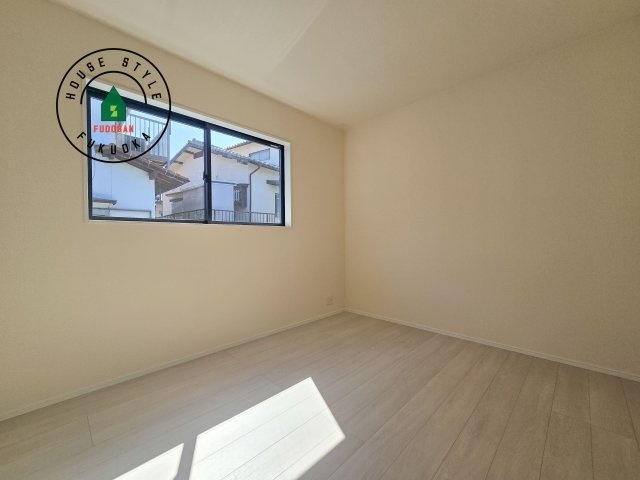 福岡市東区若宮4丁目第2-5棟（3号棟）の和室|和室を上手に活用すると暮らし方の幅が広がります。例えば普段は開け放して、子供の小さいうちはお昼寝や遊びのスペースに。畳はソフトなので転んでもケガをしにくく安心です