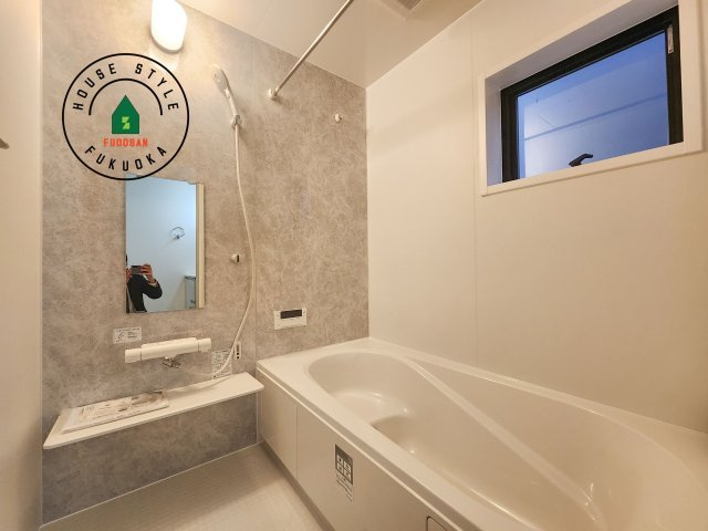 福岡市東区若宮4丁目第3-5棟（1号棟）の内観：施工例|1日の疲れを癒してくれる広々バスルーム。雨の日のお洗濯にも大活躍な浴室乾燥機付です！