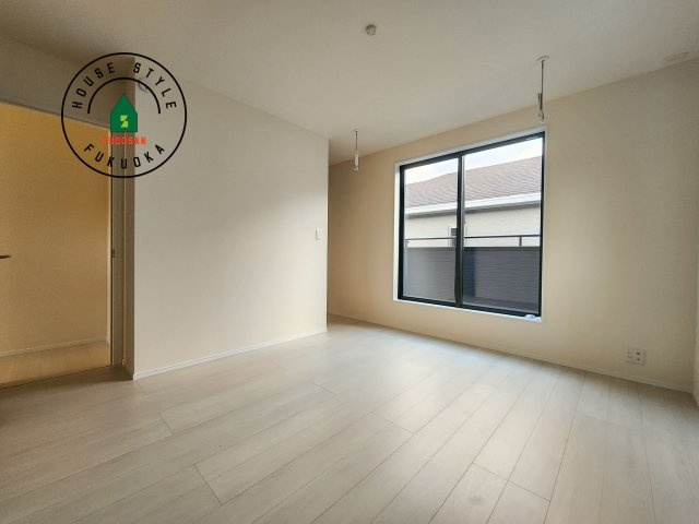 福岡市東区若宮4丁目第3-5棟（1号棟）の内観：施工例|主寝室には収納力に優れたクローゼットがありますので、お部屋もすっきり片付きます。