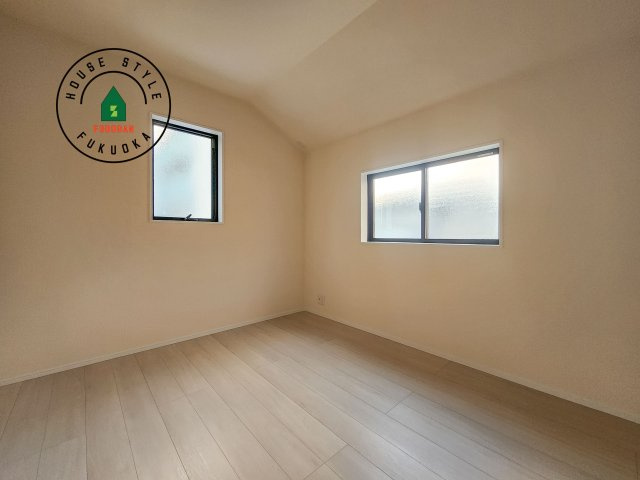 福岡市東区若宮4丁目第3-5棟（1号棟）の内観：施工例|穏やかな光が差し込む室内には、穏やかな時間が流れます。