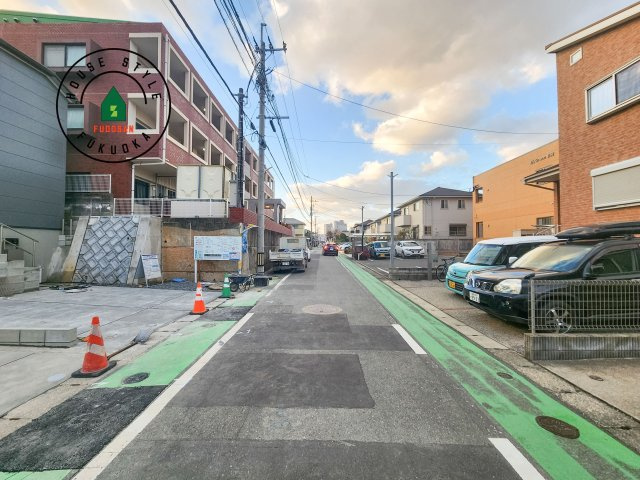 福岡市東区若宮4丁目第3-5棟（1号棟）の前面道路含む現地写真|前面道路です。
