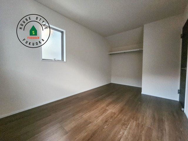 福岡市東区若宮4丁目第3-5棟（2号棟）の内観：施工例|採光良好な洋室は全居室、複層ガラスの遮熱効果と断熱効果で、一年中快適に過ごせます。