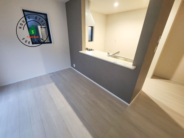 福岡市東区若宮4丁目第3-5棟（4号棟）の内観：施工例|キッチンから立ち込める香りが今日の料理を期待させます。