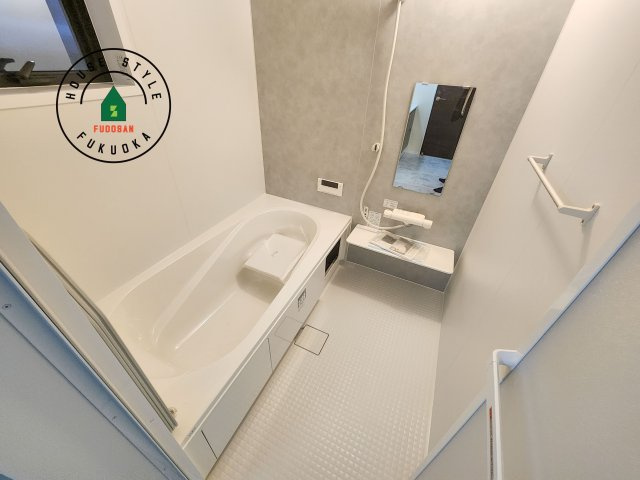 福岡市東区若宮4丁目第3-5棟（4号棟）の浴室|1日の疲れを癒してくれる広々バスルーム。雨の日のお洗濯にも大活躍な浴室乾燥機付です！