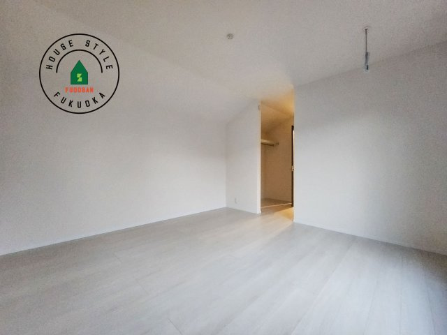 福岡市東区若宮4丁目第3-5棟（4号棟）の洋室|主寝室には収納力に優れたクローゼットがありますので、お部屋もすっきり片付きます。