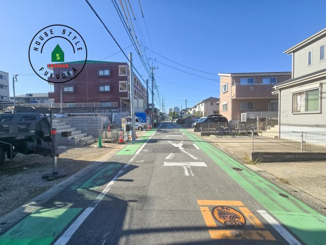 福岡市東区若宮4丁目第3-5棟（3号棟）の前面道路含む現地写真|前面道路です。